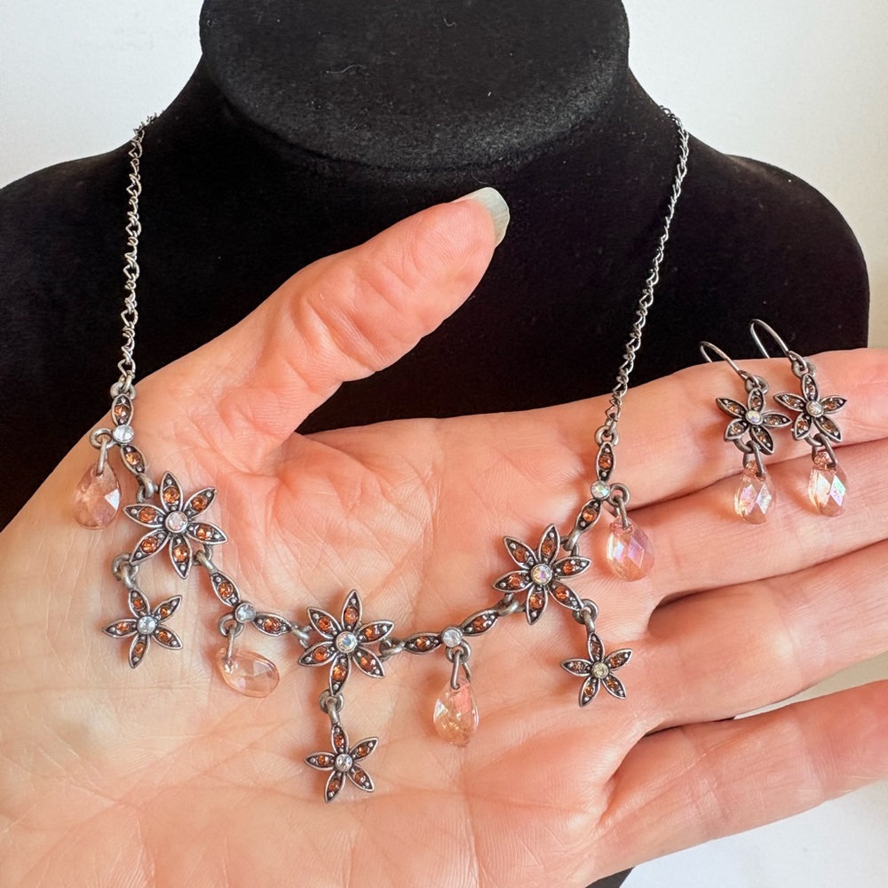 Avon Vintage 2007 Gunmetal Floral Necklace & Earrings Set Boho Romantic NIB 145